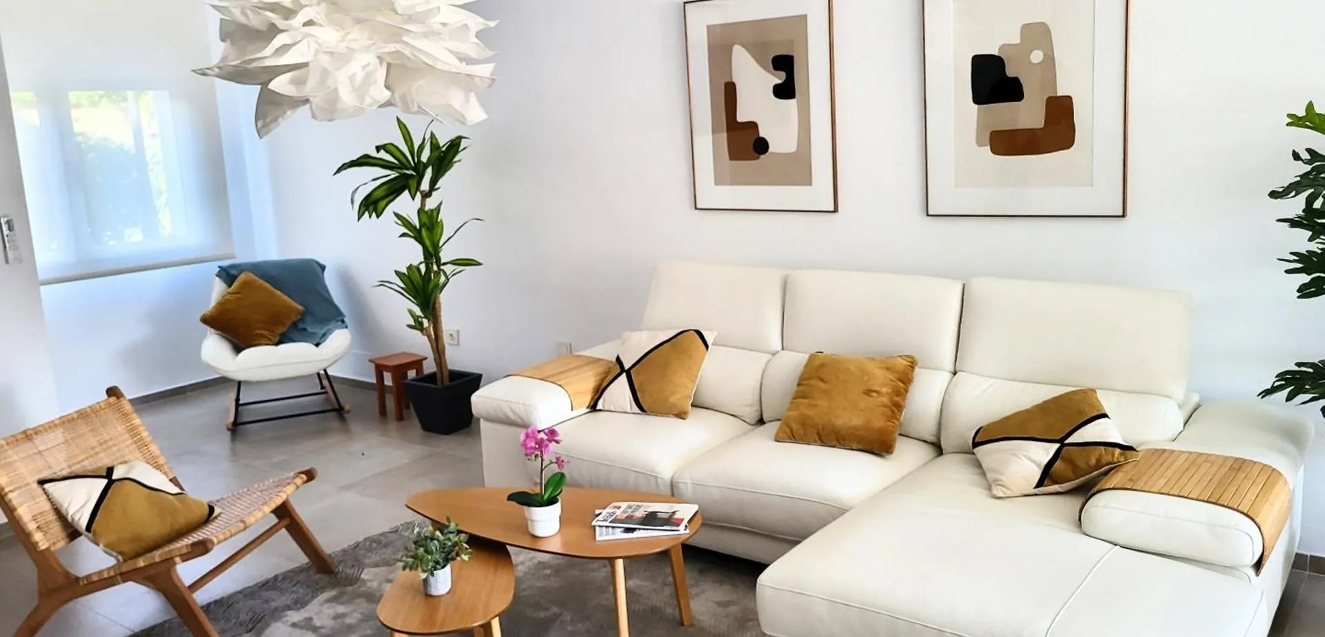 E1 Desk Private Patio Terrace Barbecue Villa Estepona Spain